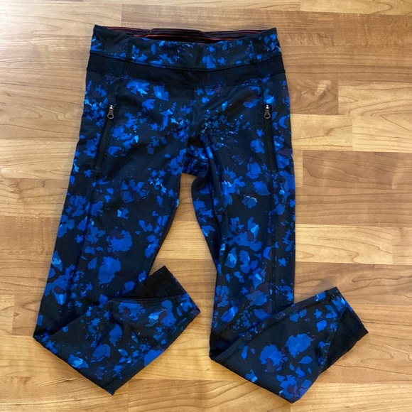 lululemon athletica Pants - Lululemon Blue Peekaboo Camo Leggings